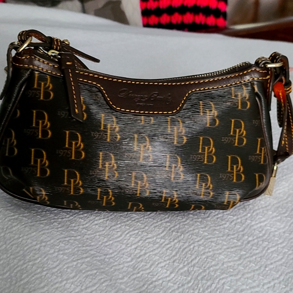 Dooney bourke